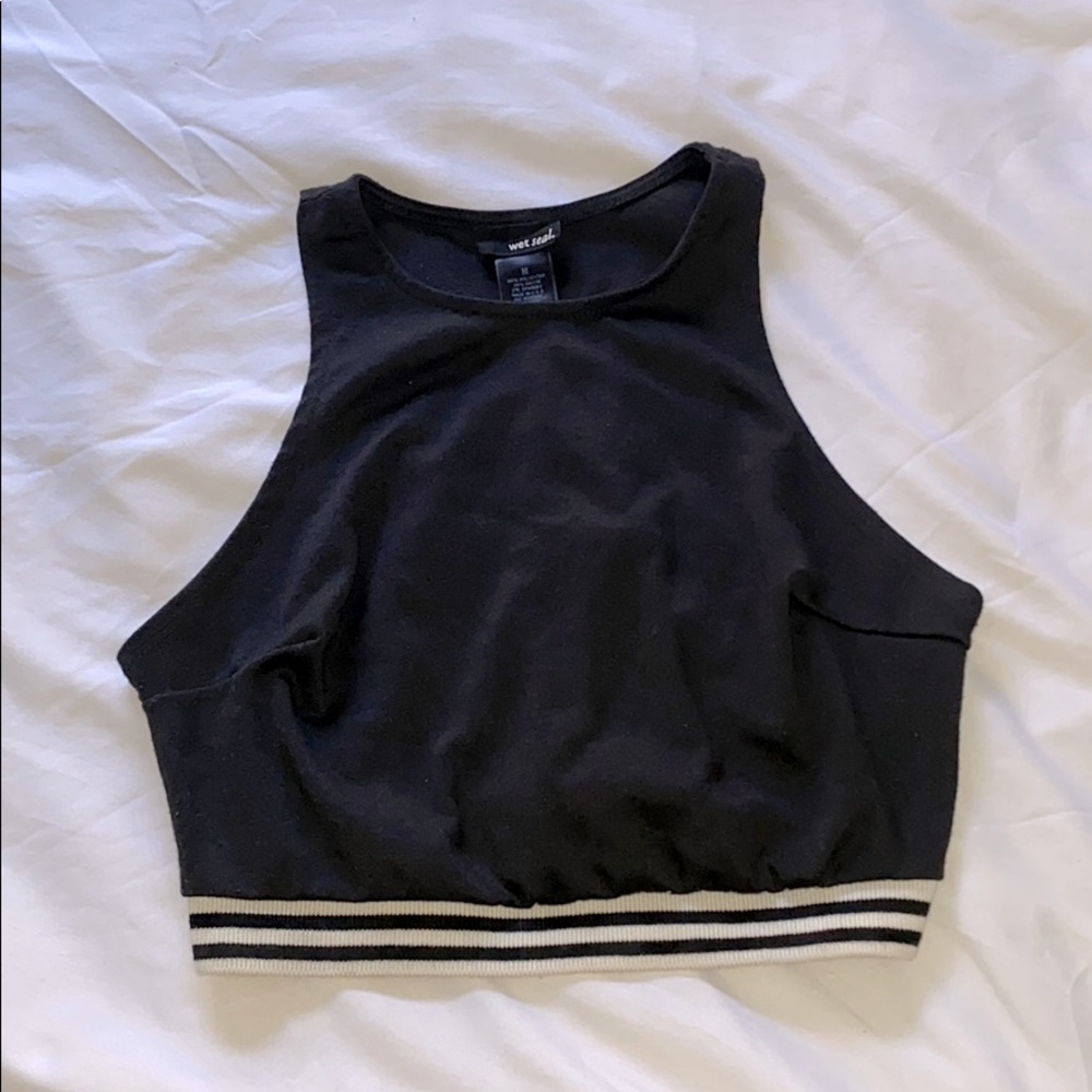 Black crop tank top